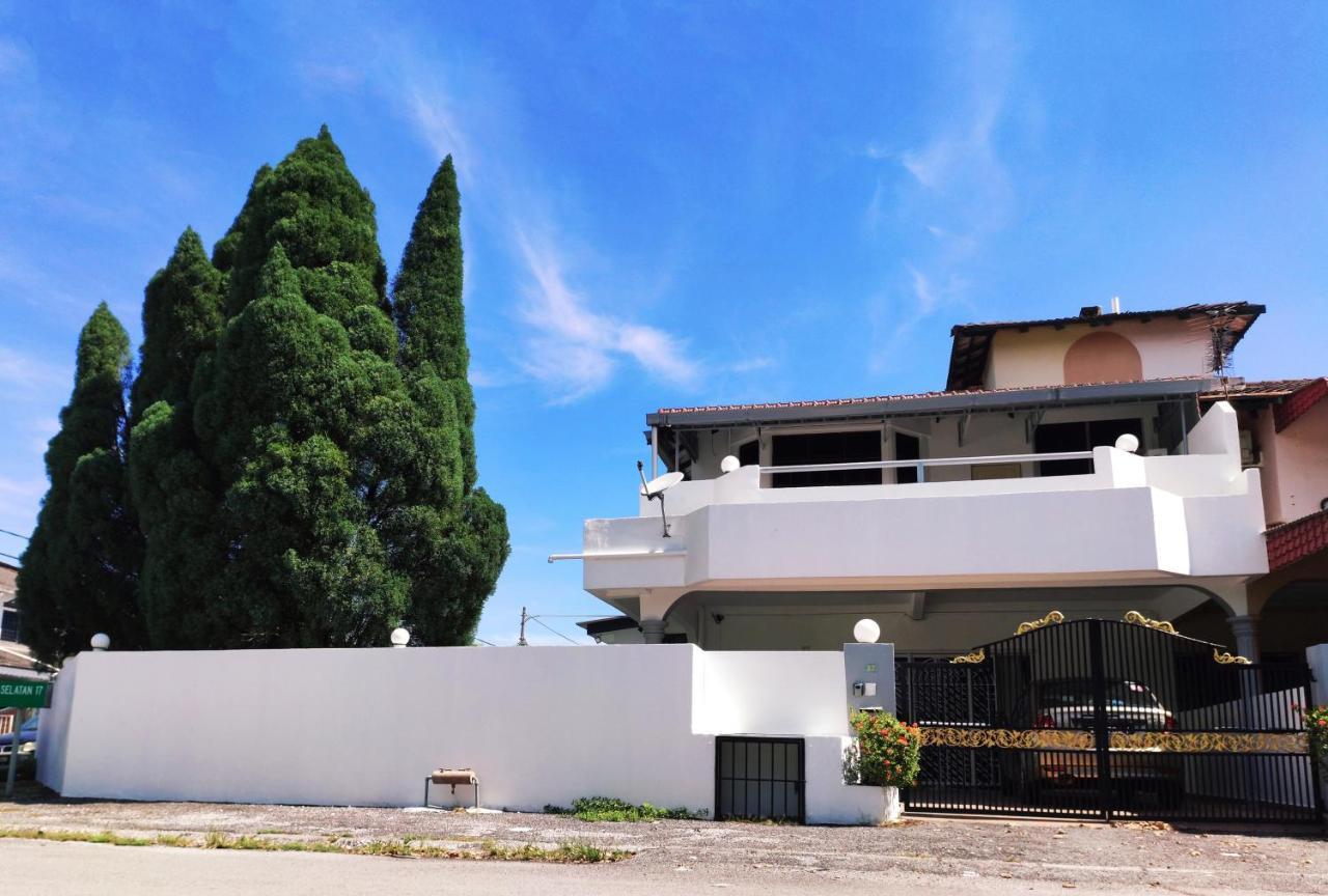 Low Season Promotion! 4B12B Max 19 Pax Party House Ipoh Esterno foto