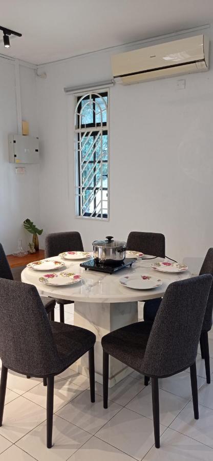 Low Season Promotion! 4B12B Max 19 Pax Party House Ipoh Esterno foto