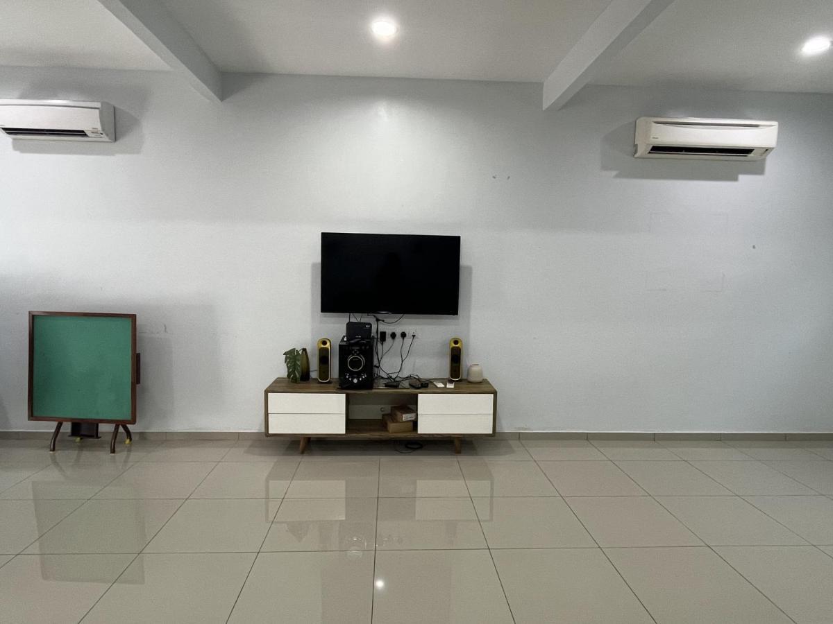 Low Season Promotion! 4B12B Max 19 Pax Party House Ipoh Esterno foto
